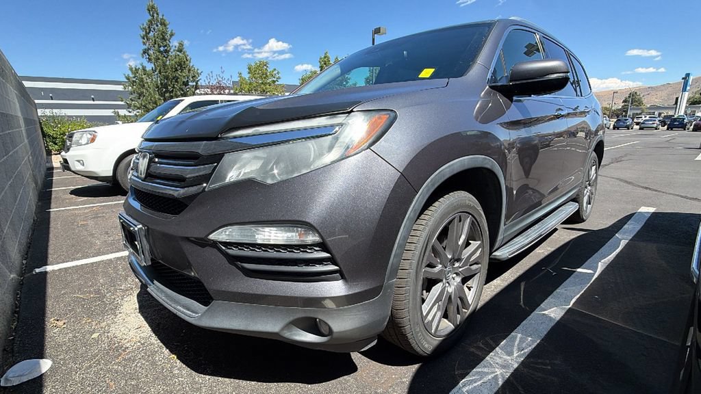 Used 2017 Honda Pilot Elite image 4