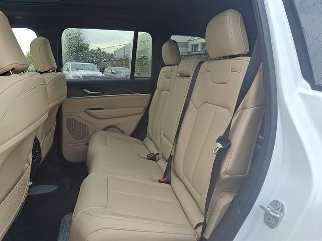 New 2025 Jeep Grand Cherokee Limited image 7