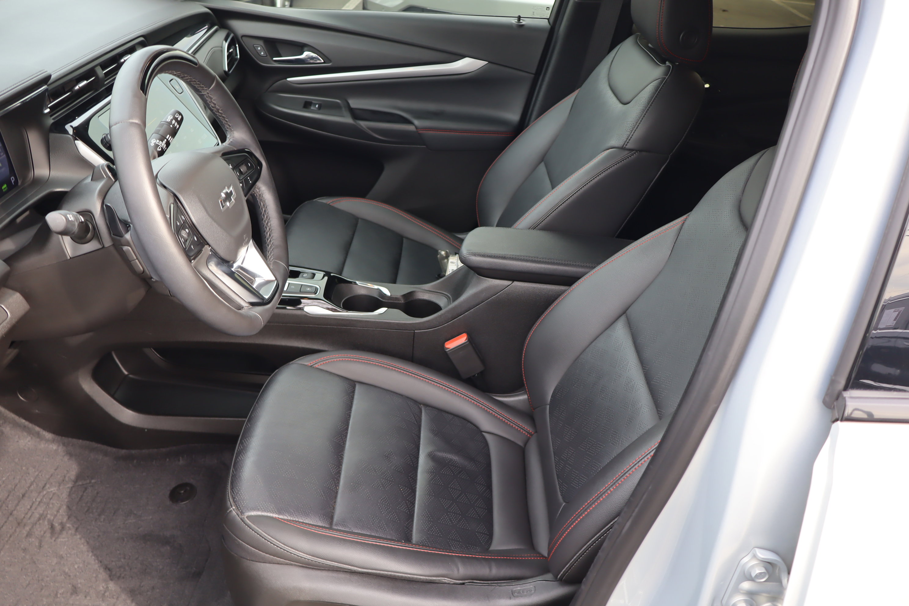 Certified 2023 Chevrolet Bolt EUV Premier w/ Sun & Sound Package image 16