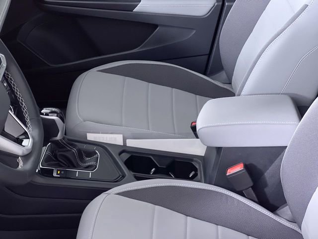 Used 2024 Volkswagen Taos SE image 20