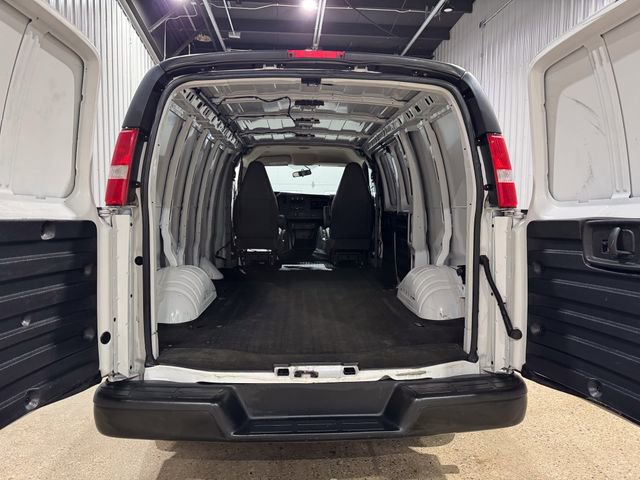 Used 2021 Chevrolet Express 2500 w/ Driver Convenience Package image 5