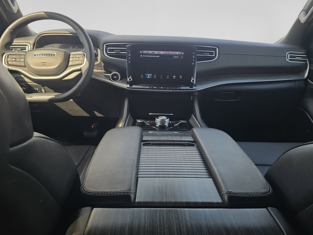 Used 2024 Jeep Wagoneer Series III image 12