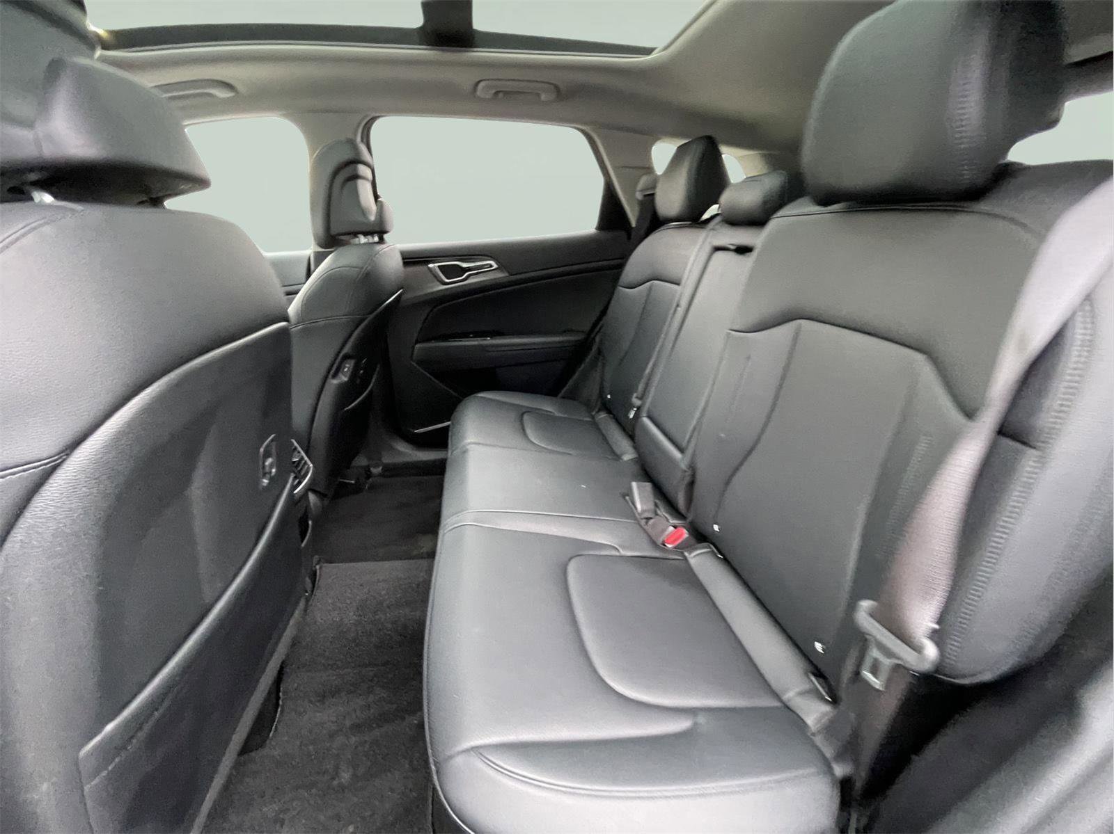 Used 2023 Kia Sportage EX w/ EX Premium Package image 16