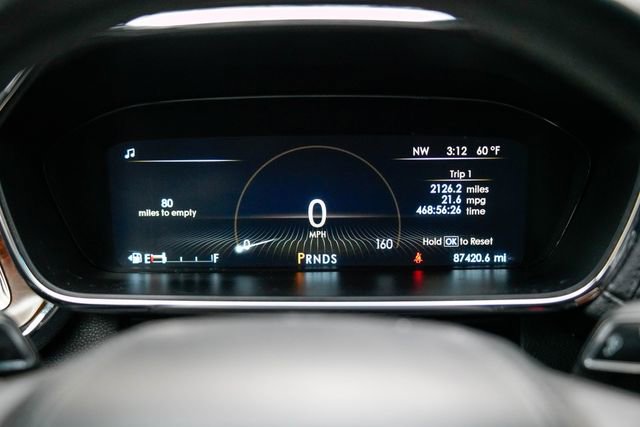 Used 2018 Lincoln Continental Select w/ Continental Climate Package FWD image 32