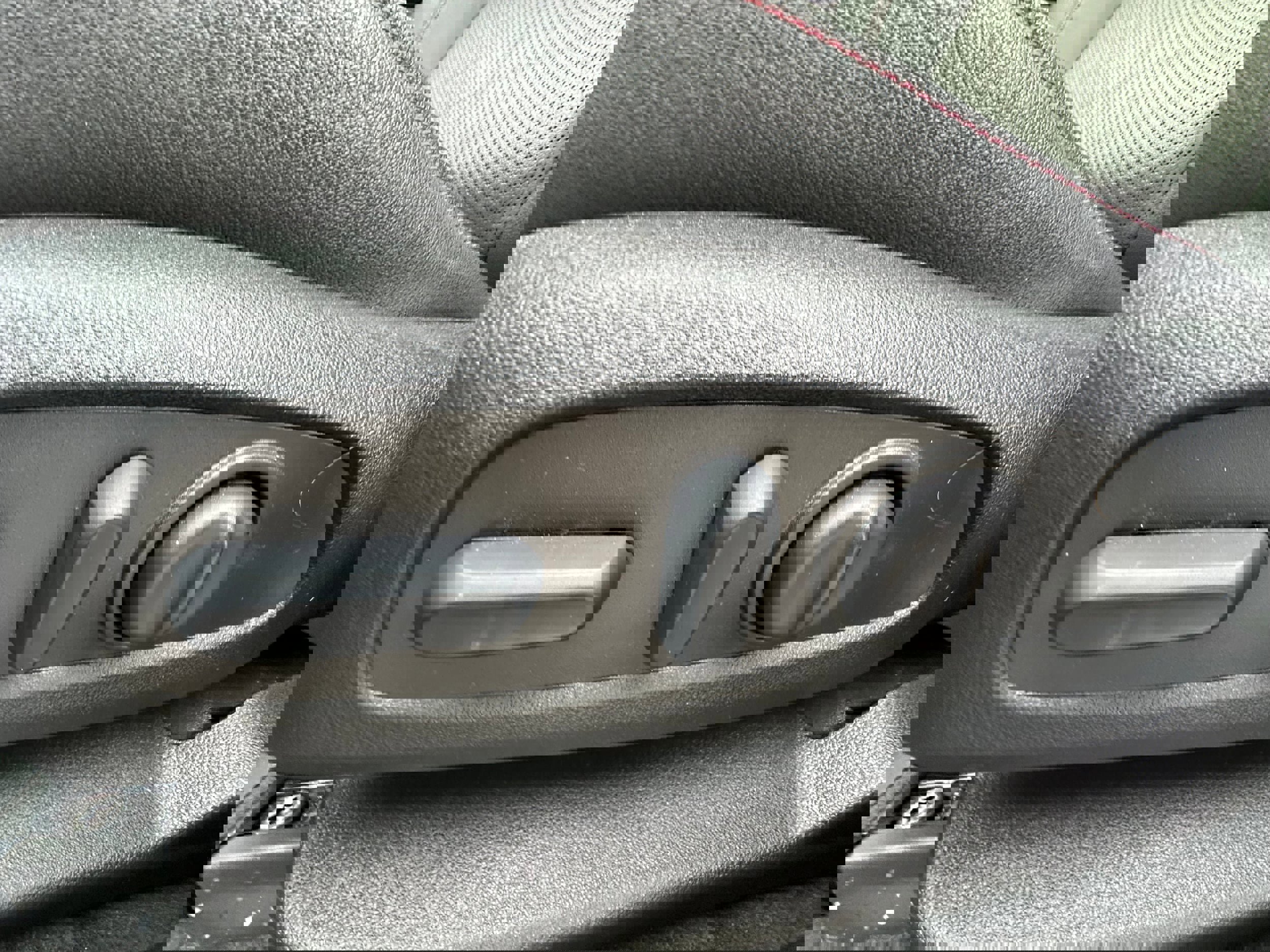 Used 2022 Chevrolet Blazer RS w/ Enhanced Convenience Package image 28