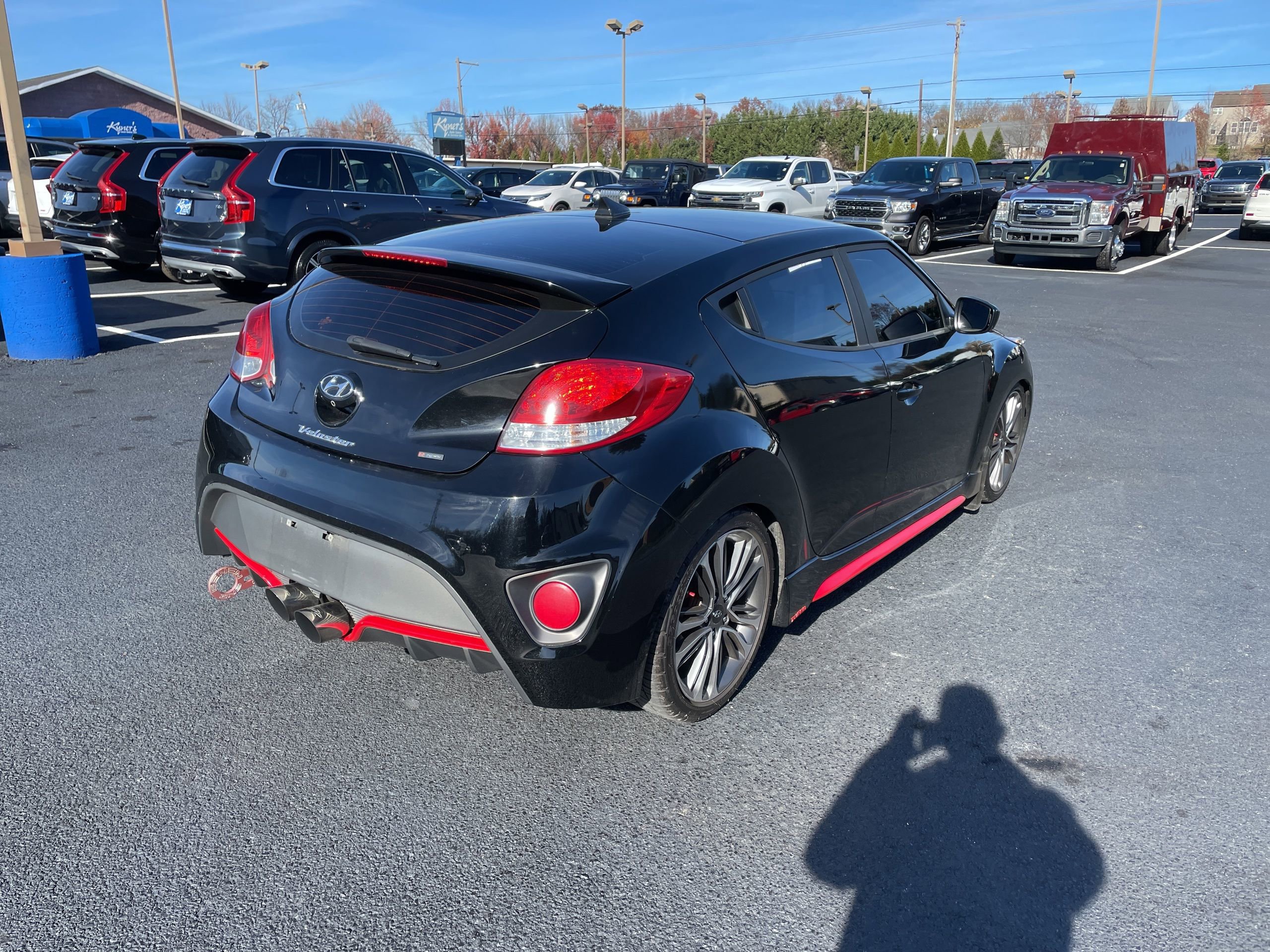 Used 2017 Hyundai Veloster Turbo R-Spec image 6