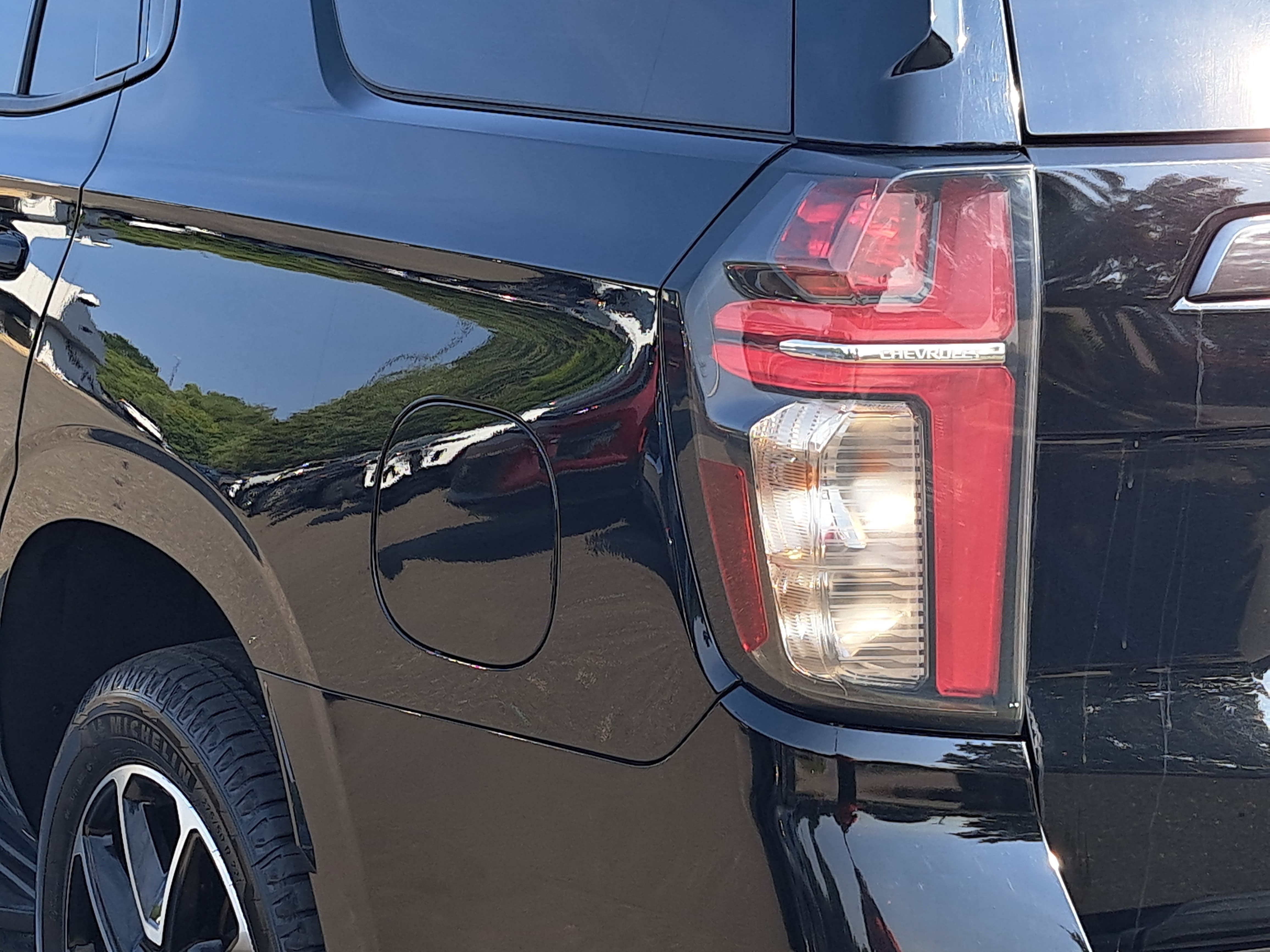 Used 2021 Chevrolet Tahoe RST AWD/4WD image 34