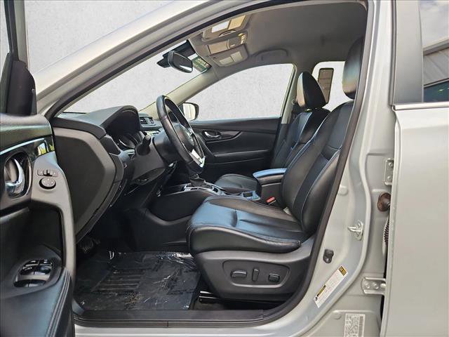 Used 2018 Nissan Rogue SL AWD/4WD image 16