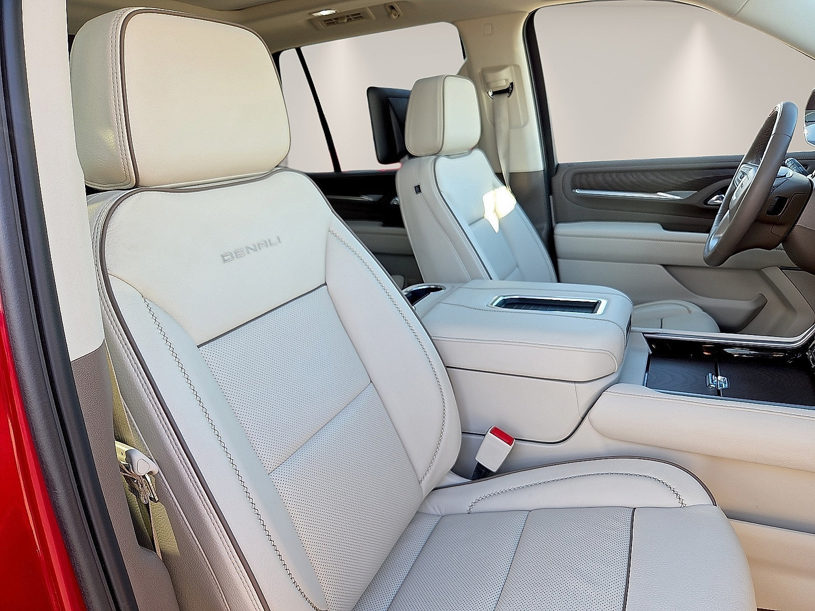 Used 2024 GMC Yukon Denali w/ Denali Reserve Package AWD/4WD image 8