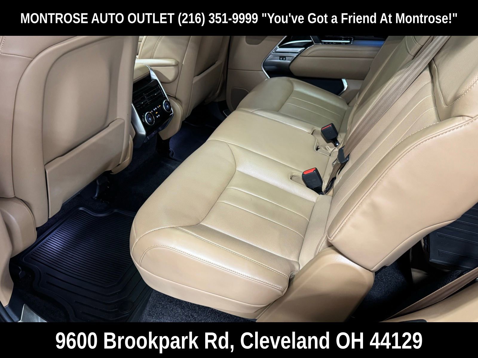 Used 2023 Land Rover Range Rover Long Wheelbase SE image 35