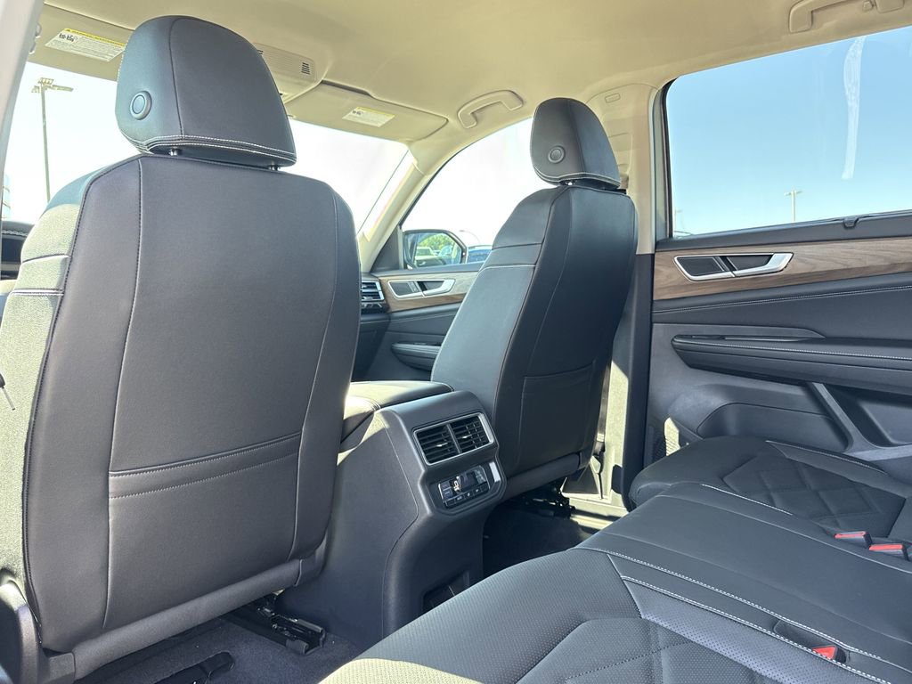 New 2026 Volkswagen Atlas SE image 13