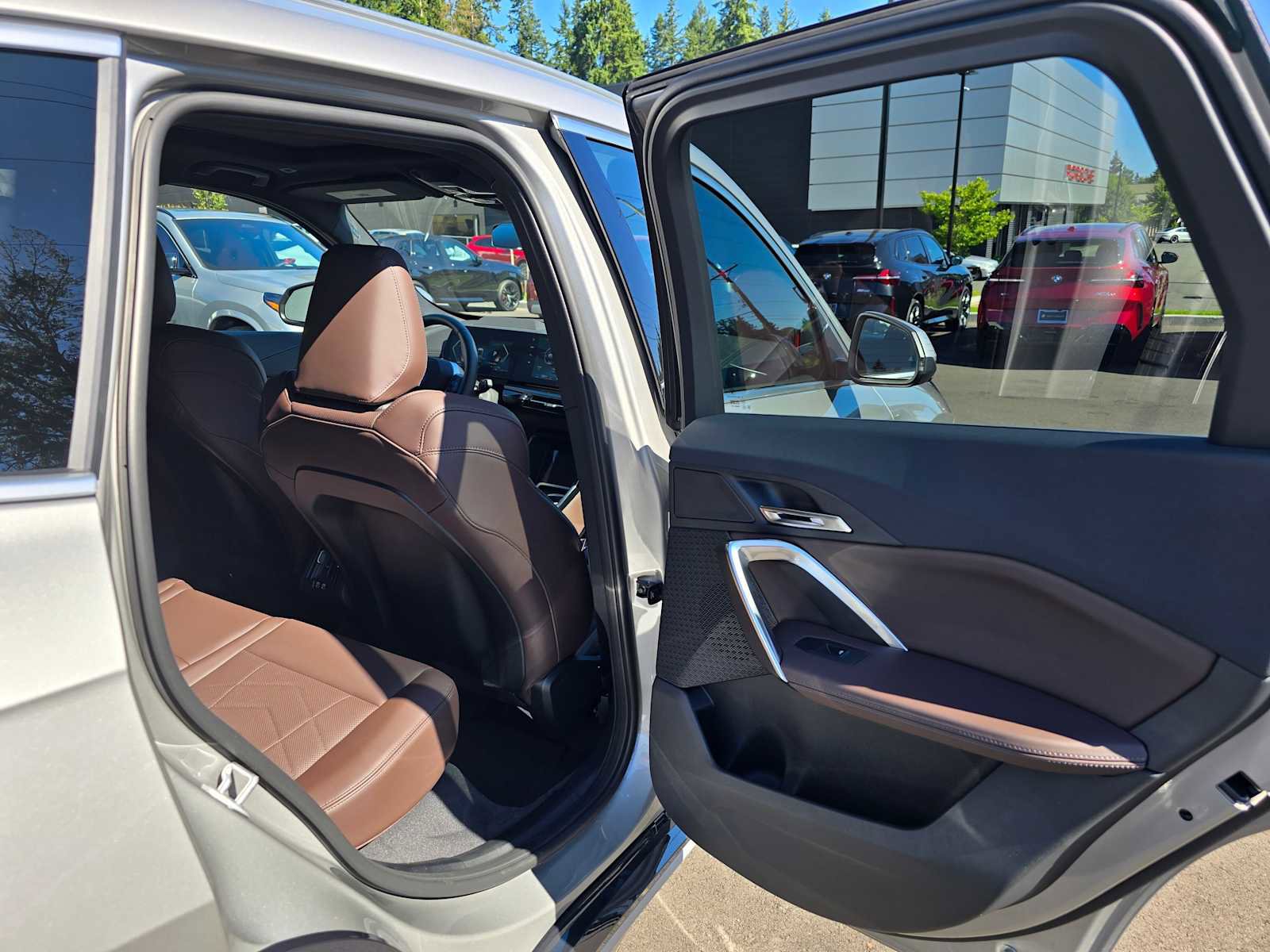 Used 2025 BMW X1 xDrive28i w/ Technology Package AWD/4WD image 13