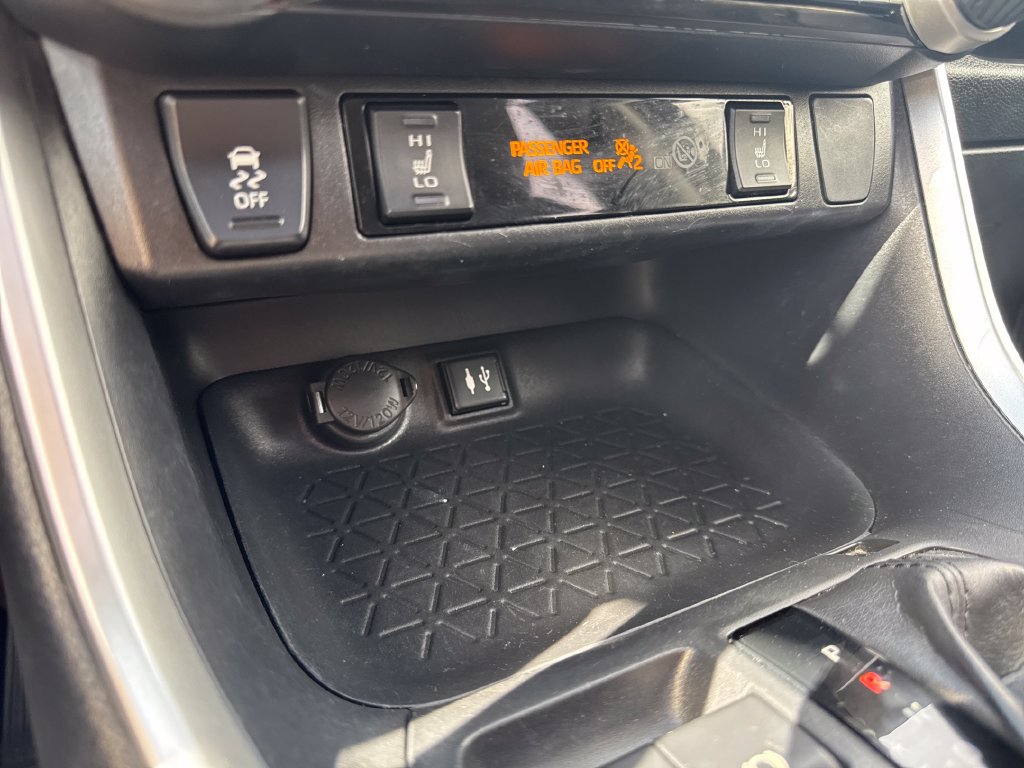 Used 2019 Toyota RAV4 XLE w/ Convenience Package AWD/4WD image 22