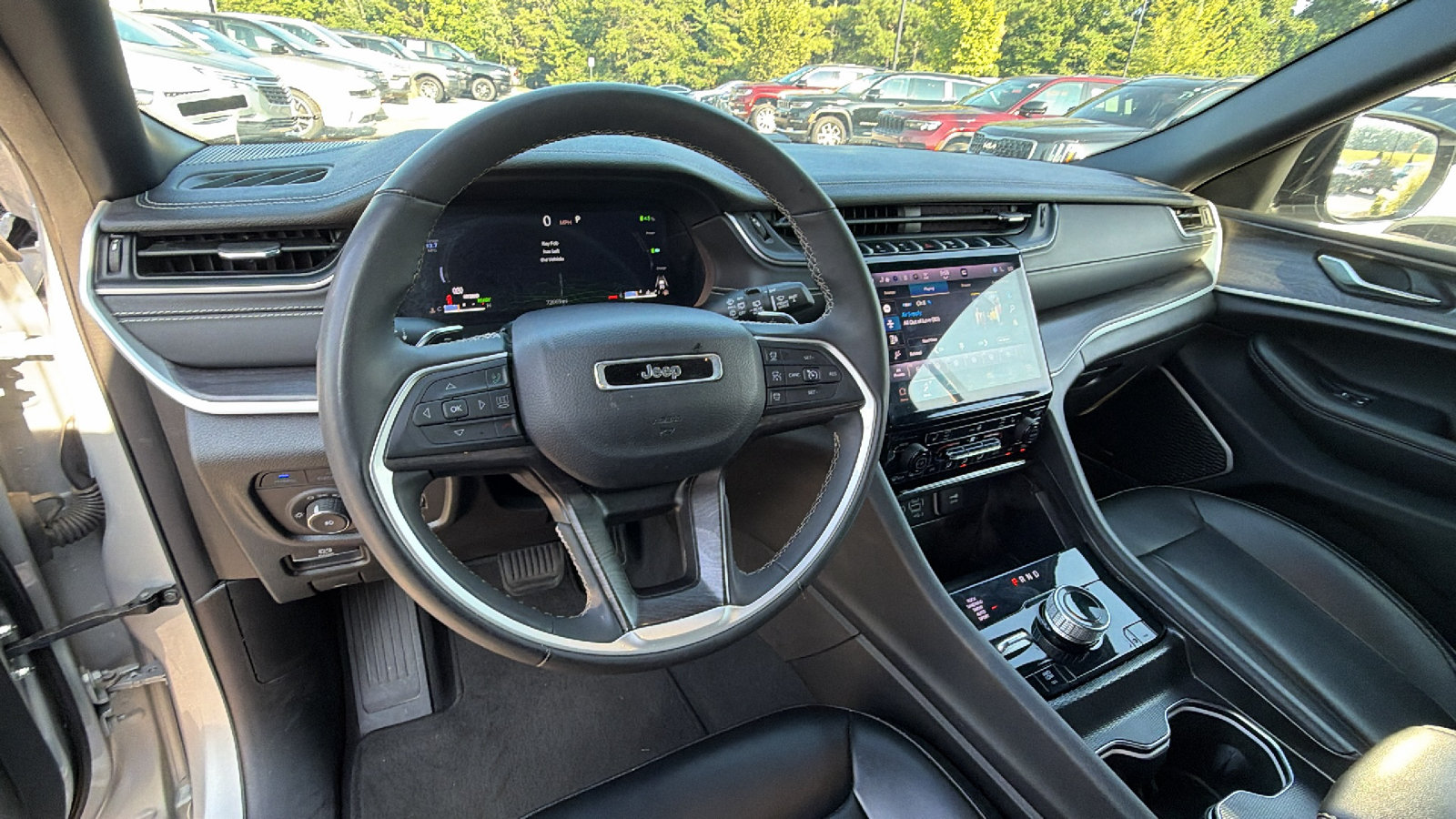 Used 2024 Jeep Grand Cherokee Limited 4xe AWD/4WD image 25