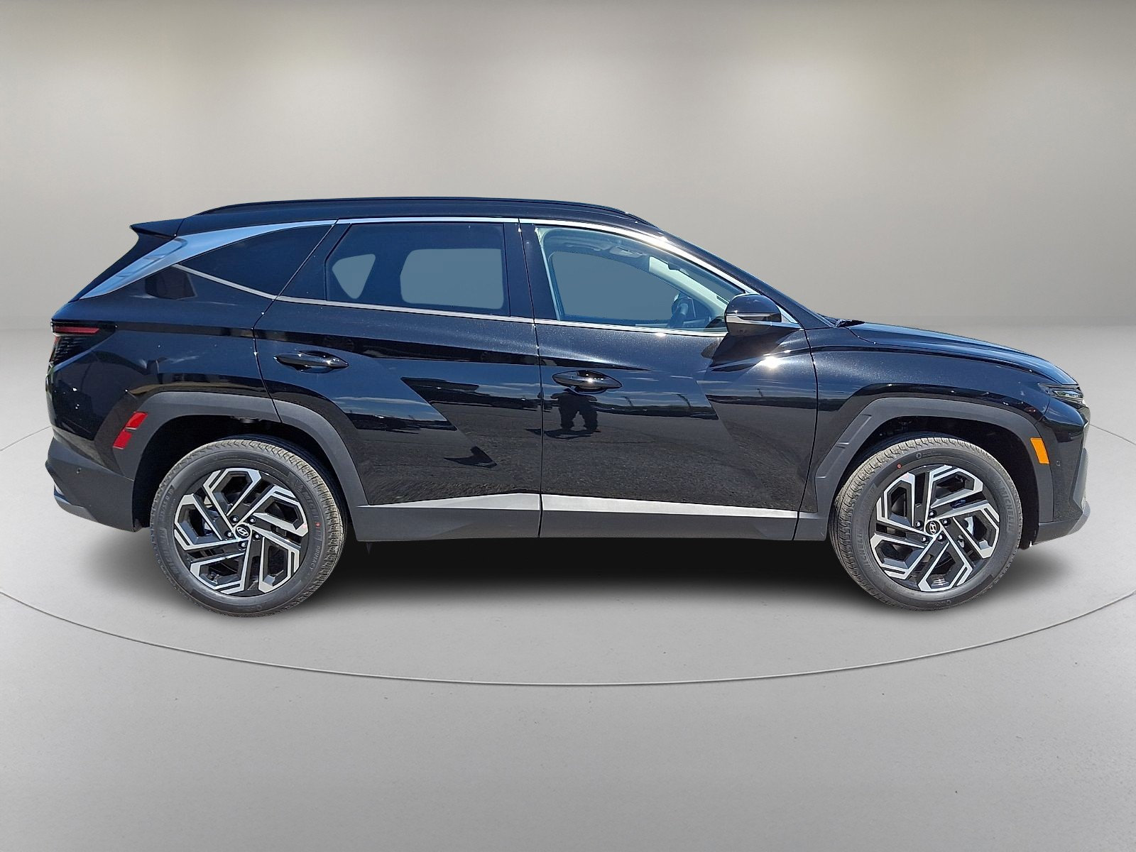 New 2026 Hyundai Tucson Limited AWD/4WD image 8