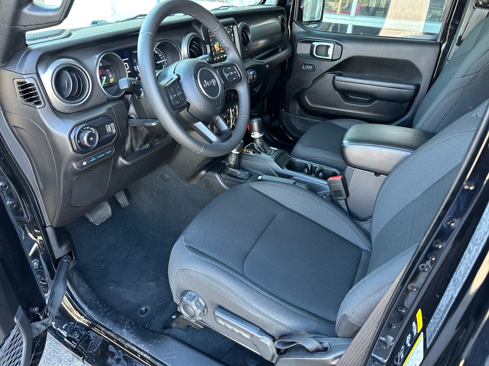 Used 2023 Jeep Wrangler Unlimited w/ 8.4" Radio Group AWD/4WD image 12