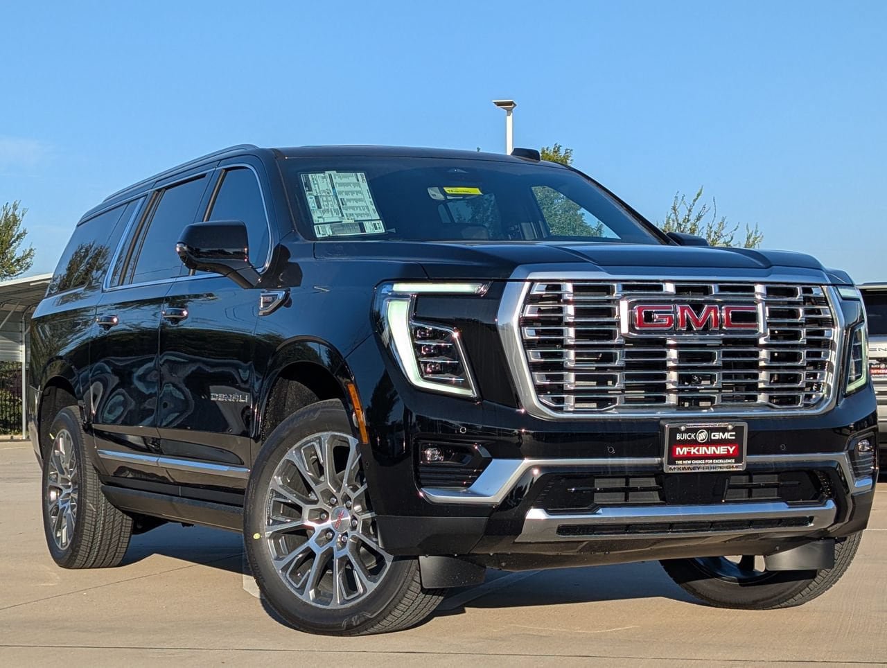 New 2026 GMC Yukon XL Denali w/ Denali Reserve Package AWD/4WD image 2