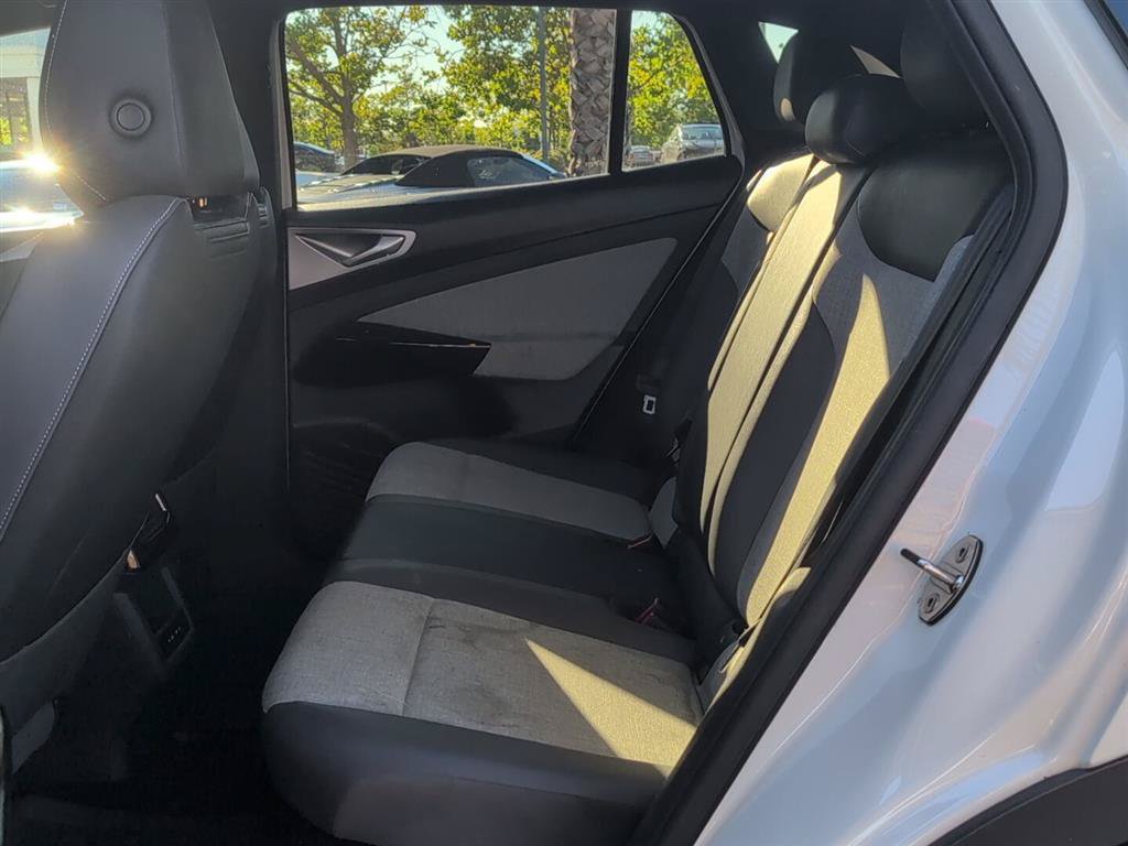 Used 2023 Volkswagen ID.4 Pro RWD image 16