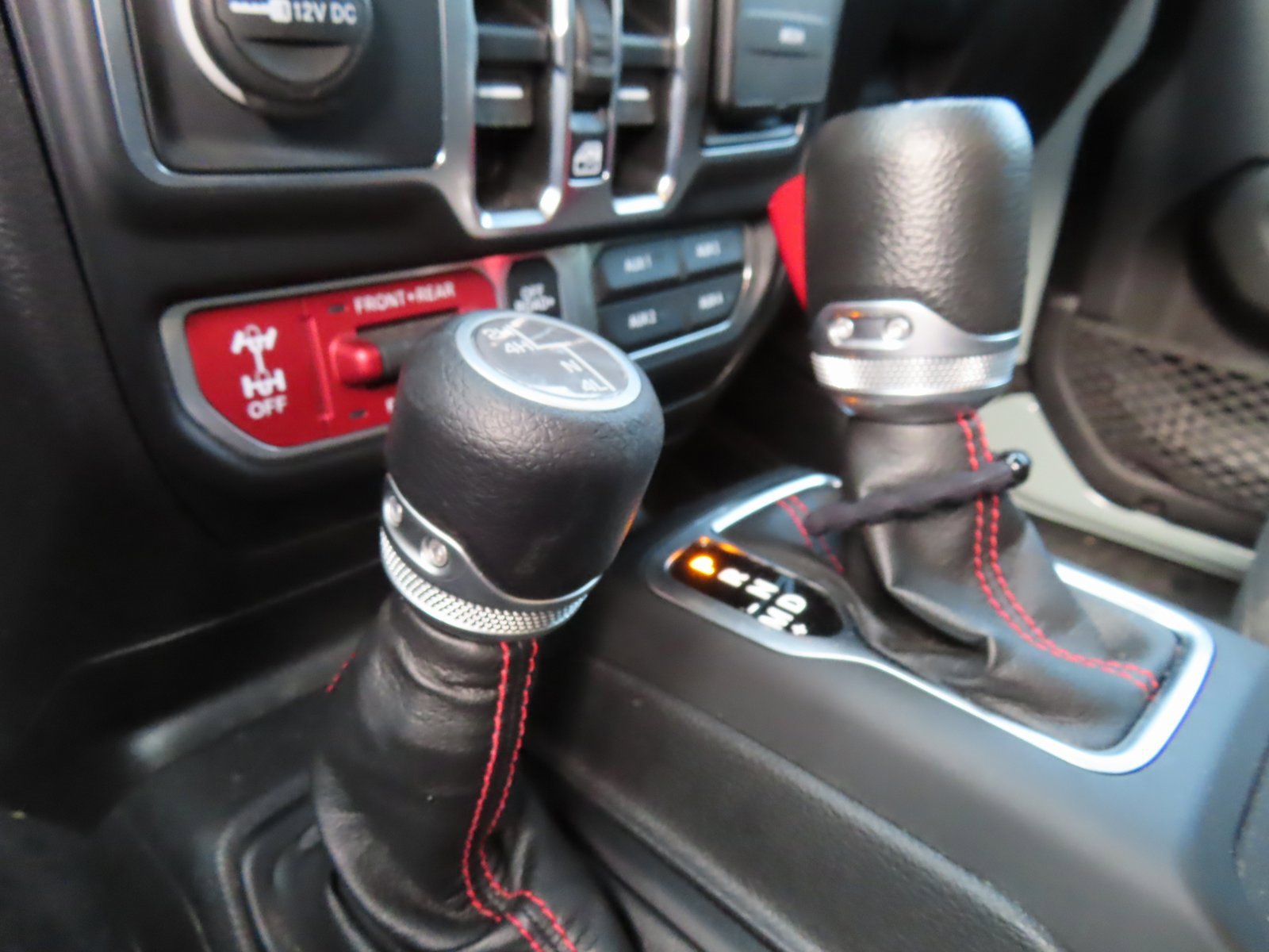 Used 2023 Jeep Wrangler Rubicon w/ Cold Weather Group image 30