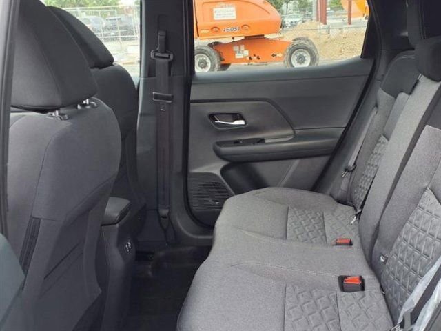 New 2025 Nissan Kicks SV w/ SV Premium Package image 38