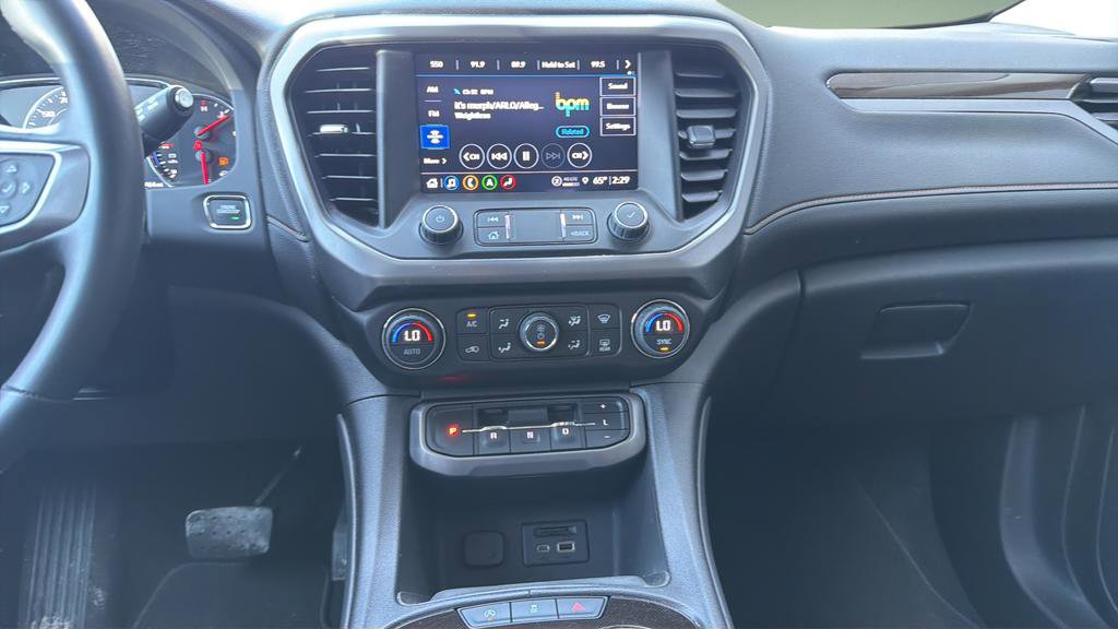 Used 2023 GMC Acadia AT4 w/ Technology Package image 8