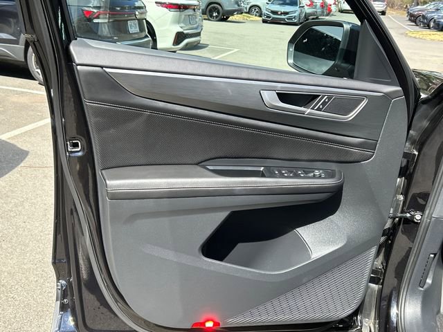 Certified 2025 Volkswagen Atlas Cross Sport SE image 9