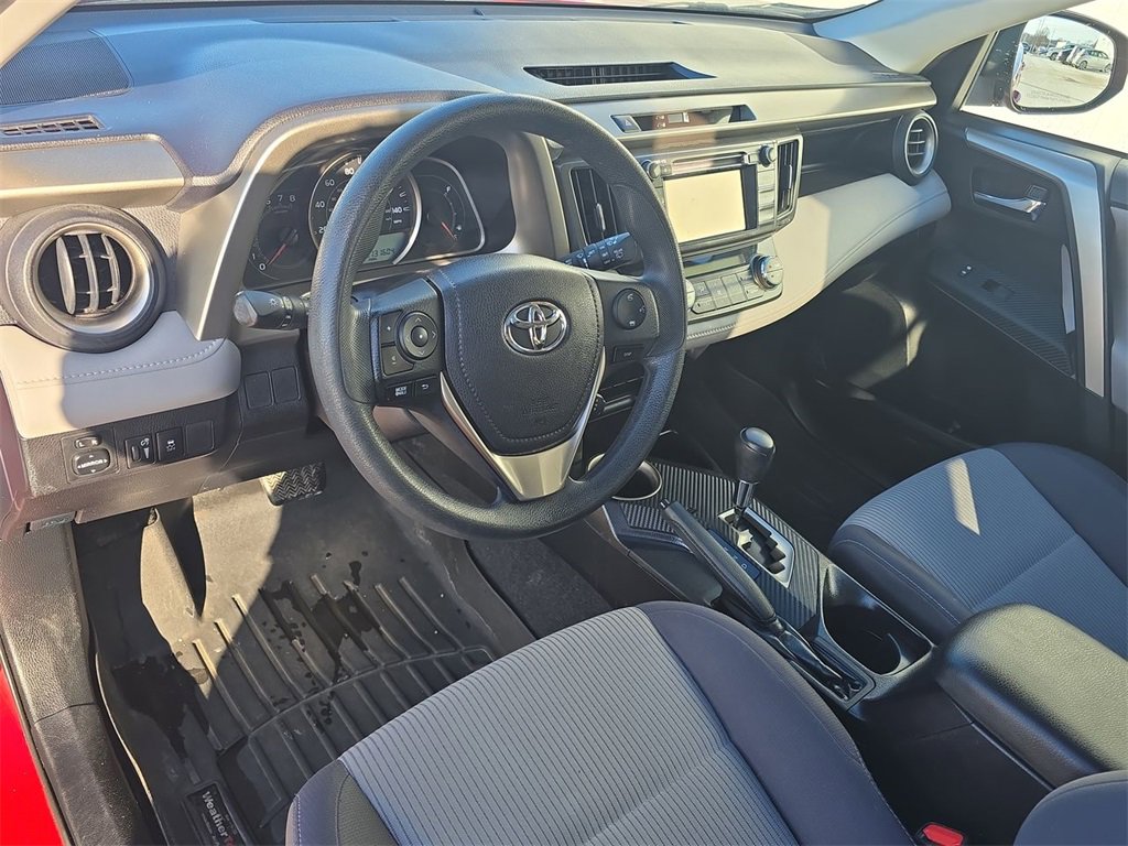 Used 2015 Toyota RAV4 XLE image 10