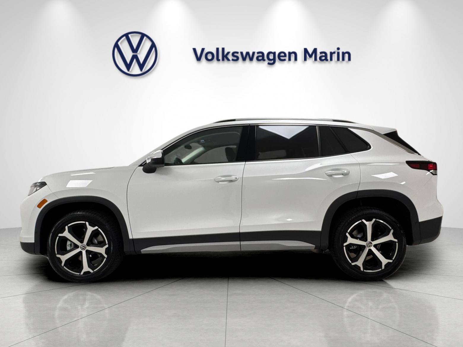 New 2026 Volkswagen Tiguan SE AWD/4WD image 2