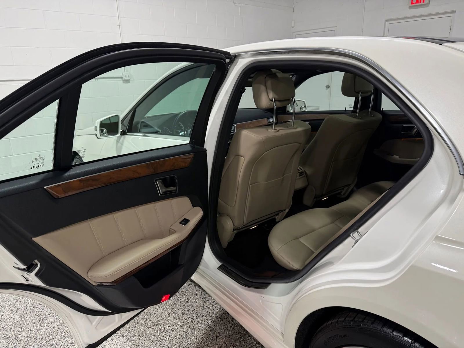 Used 2013 Mercedes-Benz E 350 4MATIC Sedan image 40