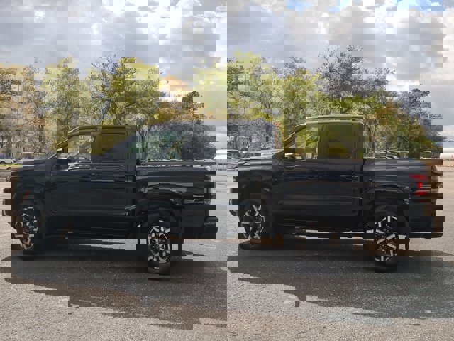 Certified 2024 Nissan Frontier SL w/ Technology Package image 7