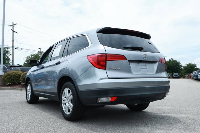 Used 2017 Honda Pilot LX image 8