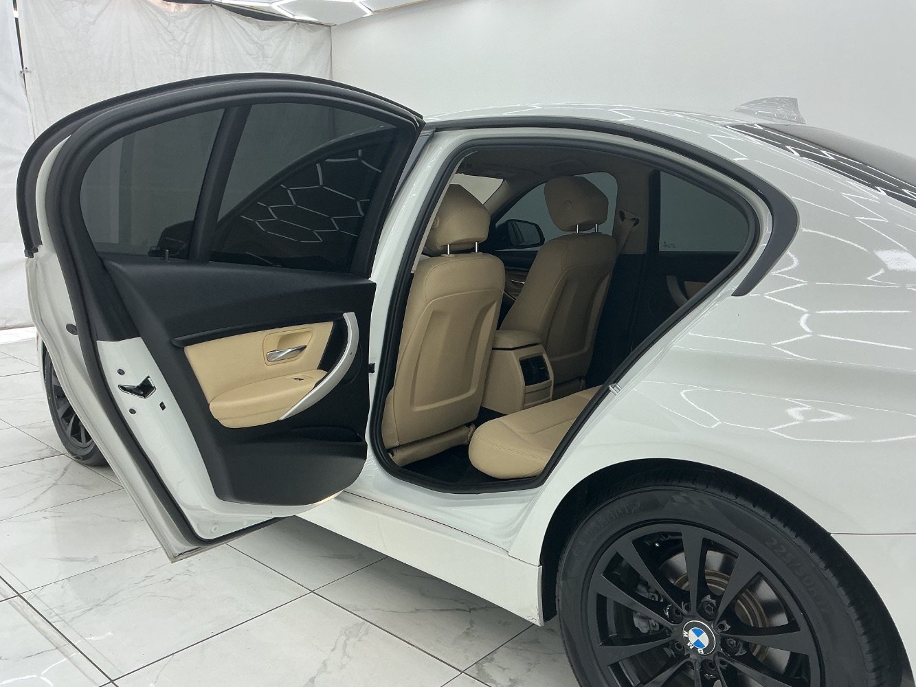 Used 2018 BMW 320i Sedan RWD image 22