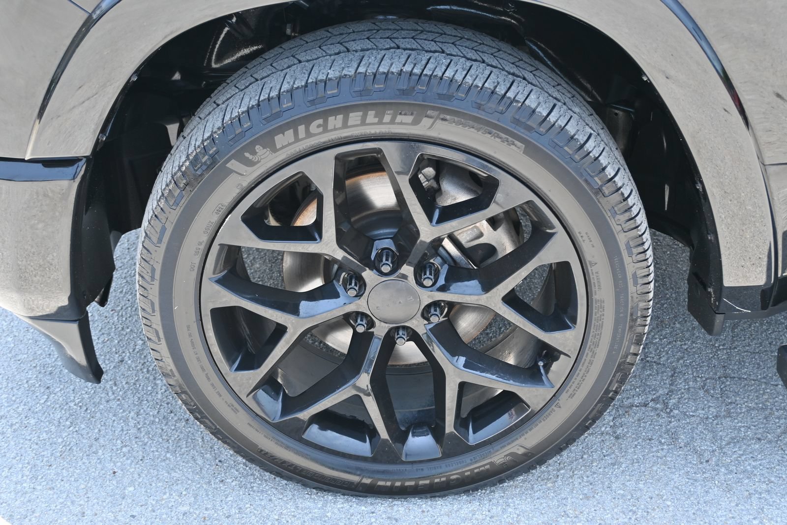 Used 2019 RAM 1500 Laramie RWD image 7