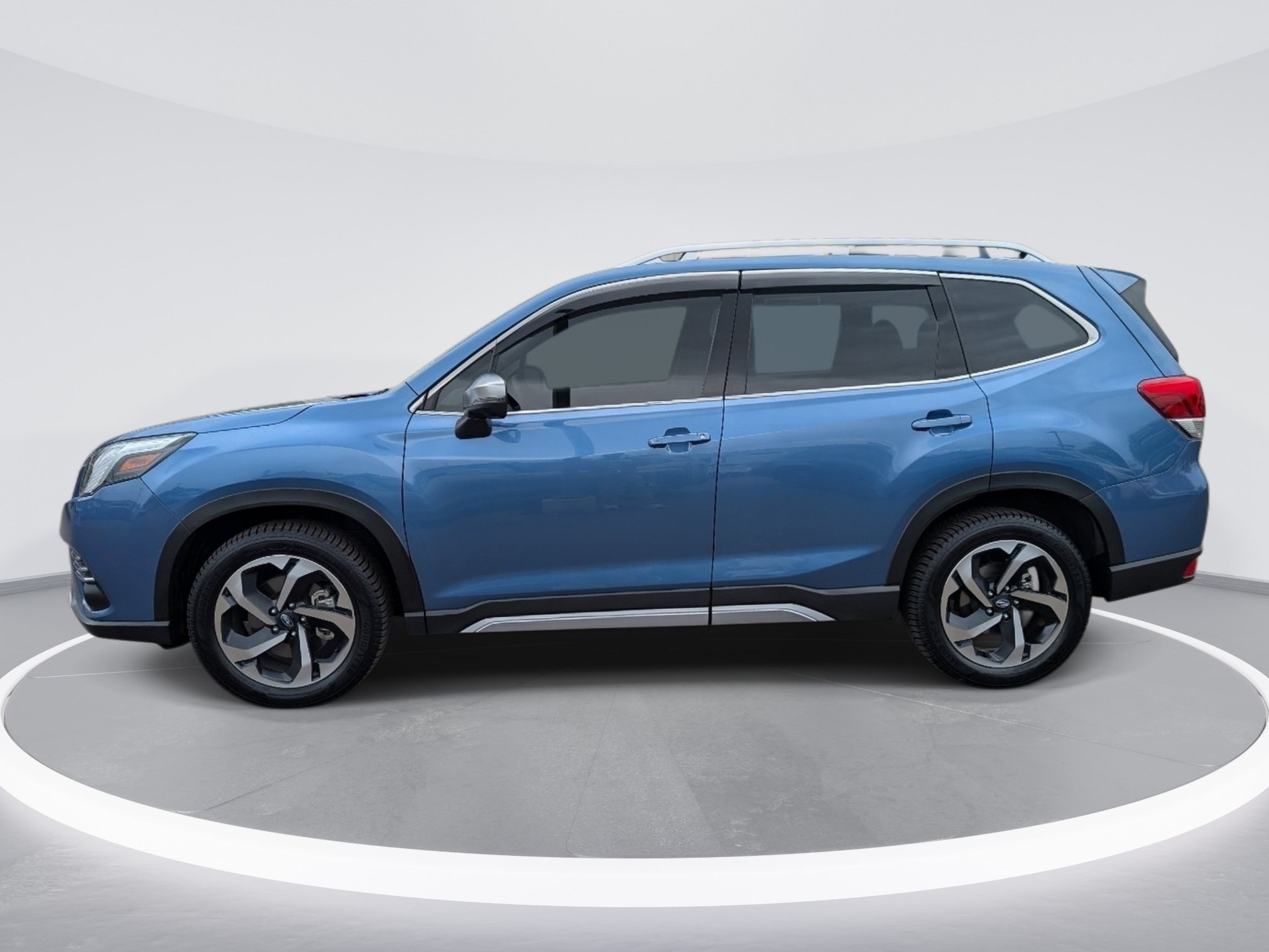 Used 2023 Subaru Forester Touring AWD/4WD image 4