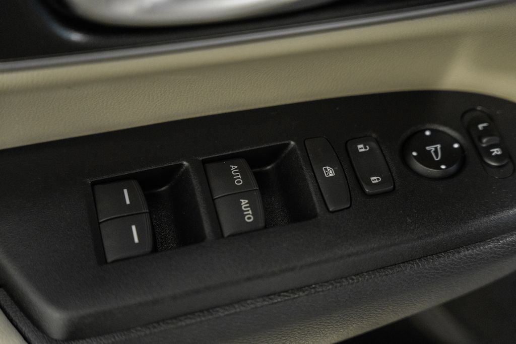 Used 2018 Honda CR-V Touring image 33