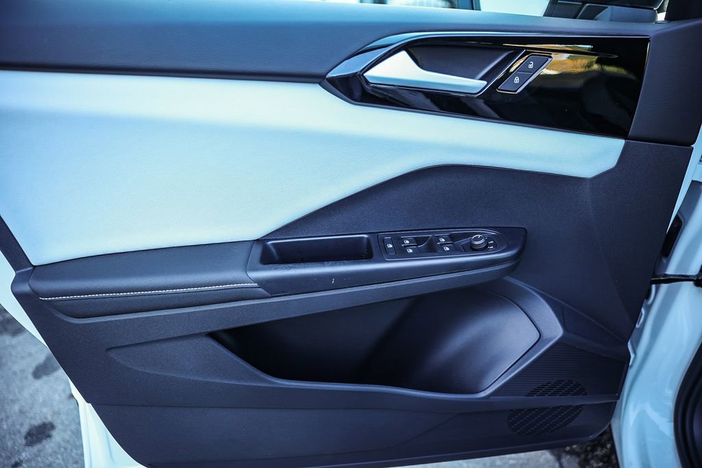 New 2026 Volkswagen Taos S image 31