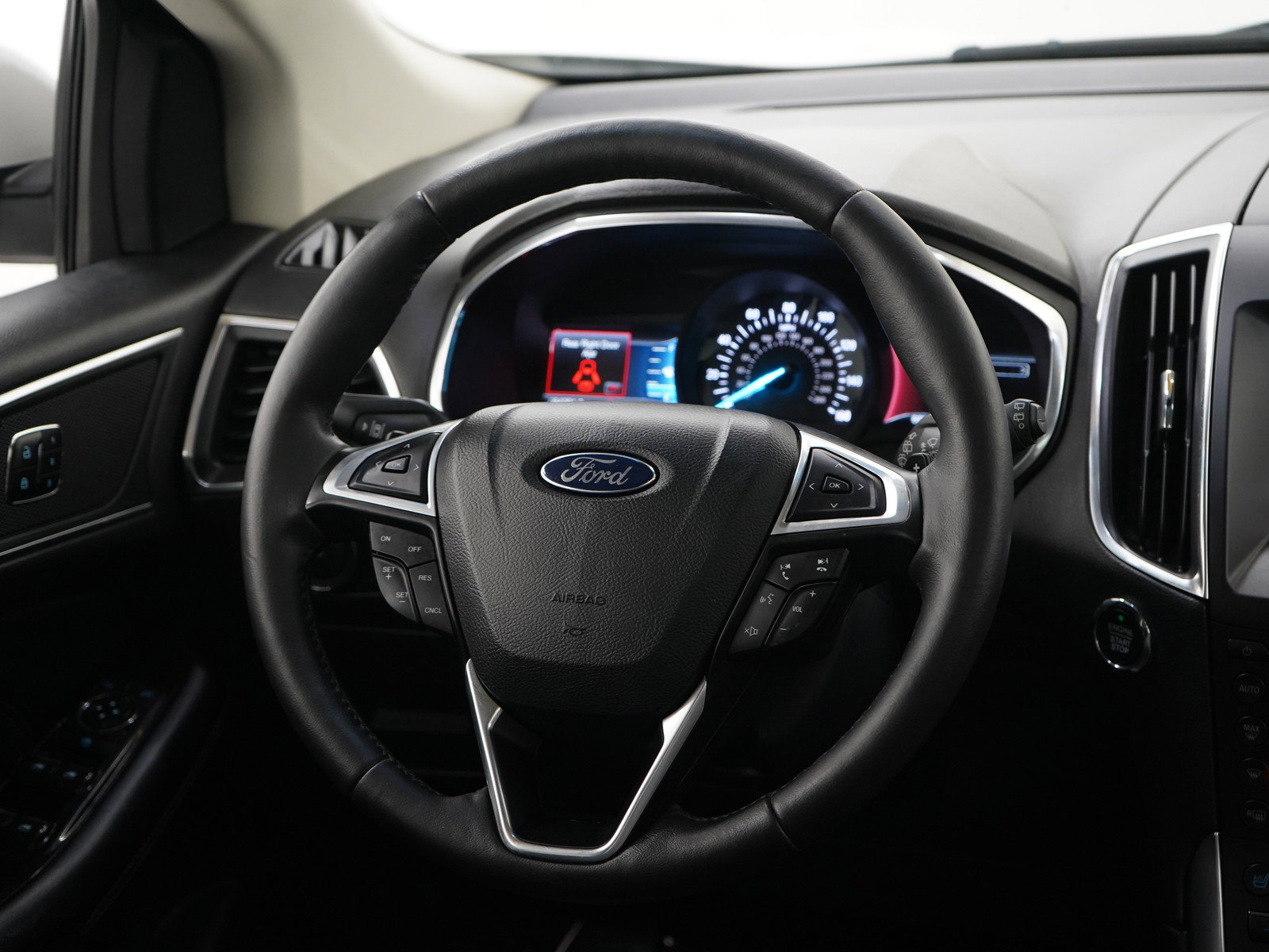 Used 2015 Ford Edge Titanium w/ Equipment Group 302A AWD/4WD image 14