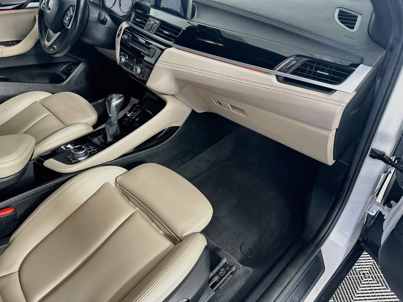Used 2018 BMW X2 sDrive28i w/ Convenience Package FWD image 33