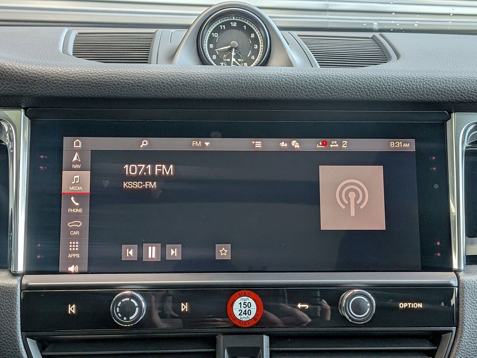 Certified 2026 Porsche Macan image 18