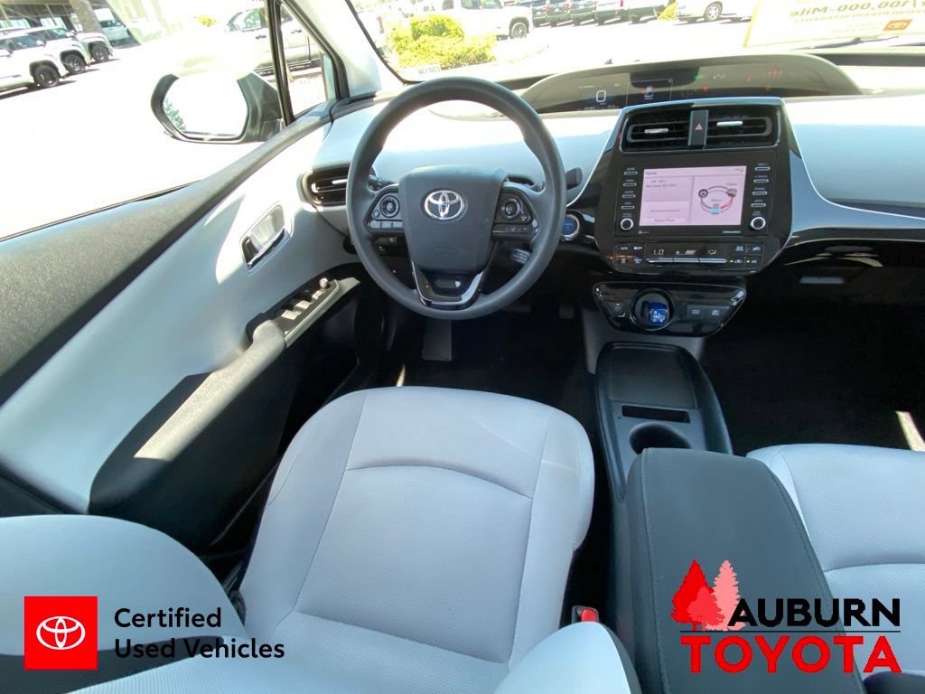 Certified 2022 Toyota Prius L Eco FWD image 27