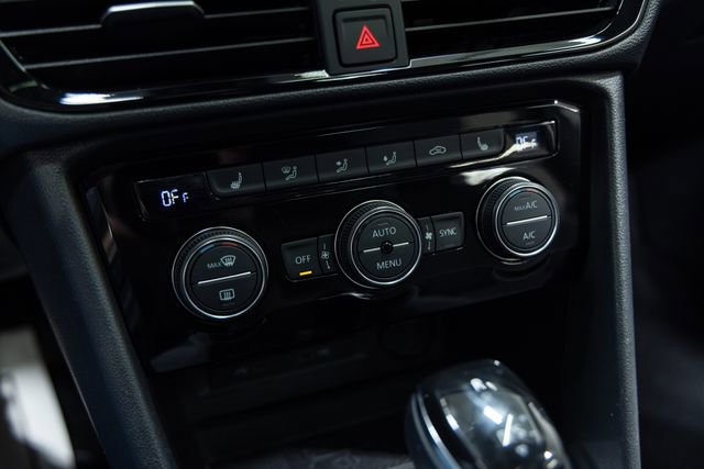 Used 2024 Volkswagen Taos SE image 19