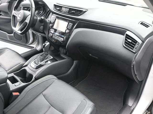 Used 2017 Nissan Rogue Sport SL image 34