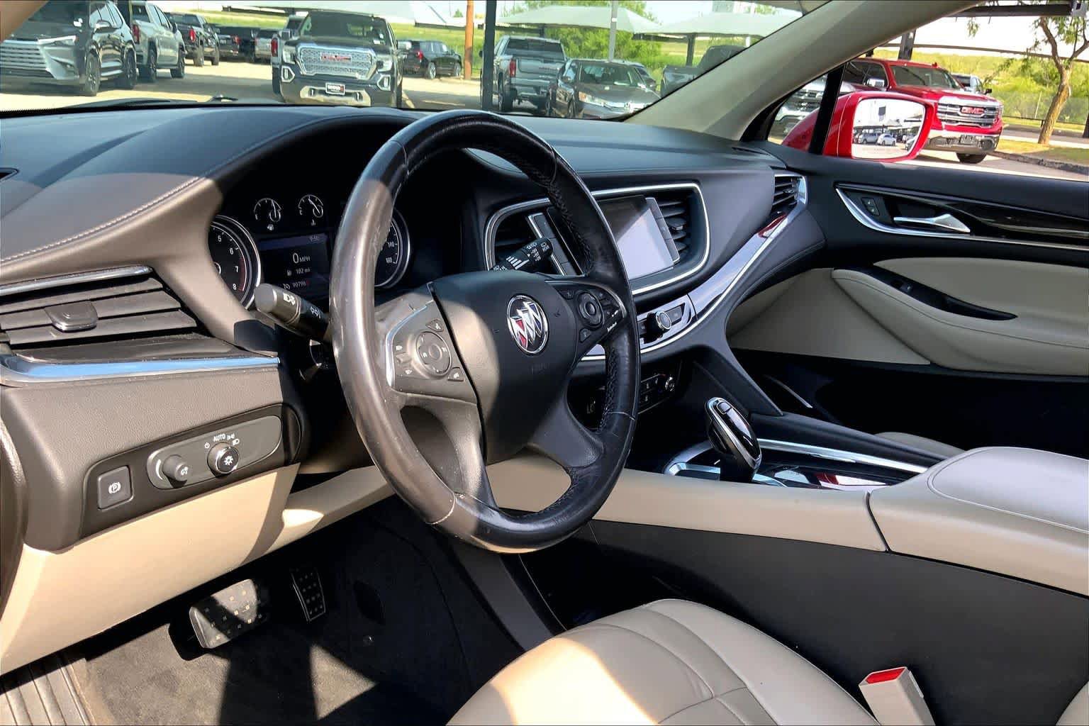 Used 2020 Buick Enclave Essence w/ LPO, Touring Package FWD image 17