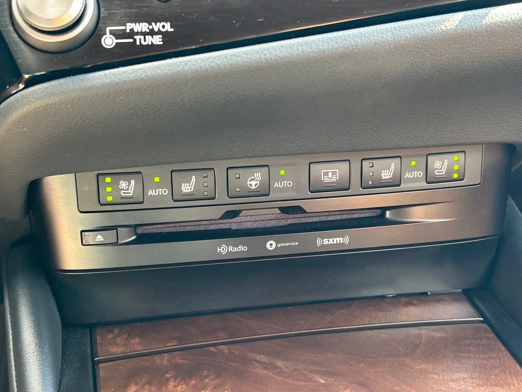 Used 2022 Lexus ES 300h w/ Luxury Package FWD image 32