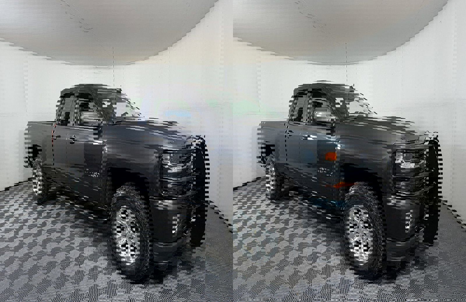 Used 2019 Chevrolet Silverado 1500 LT w/ All Star Edition AWD/4WD image 1