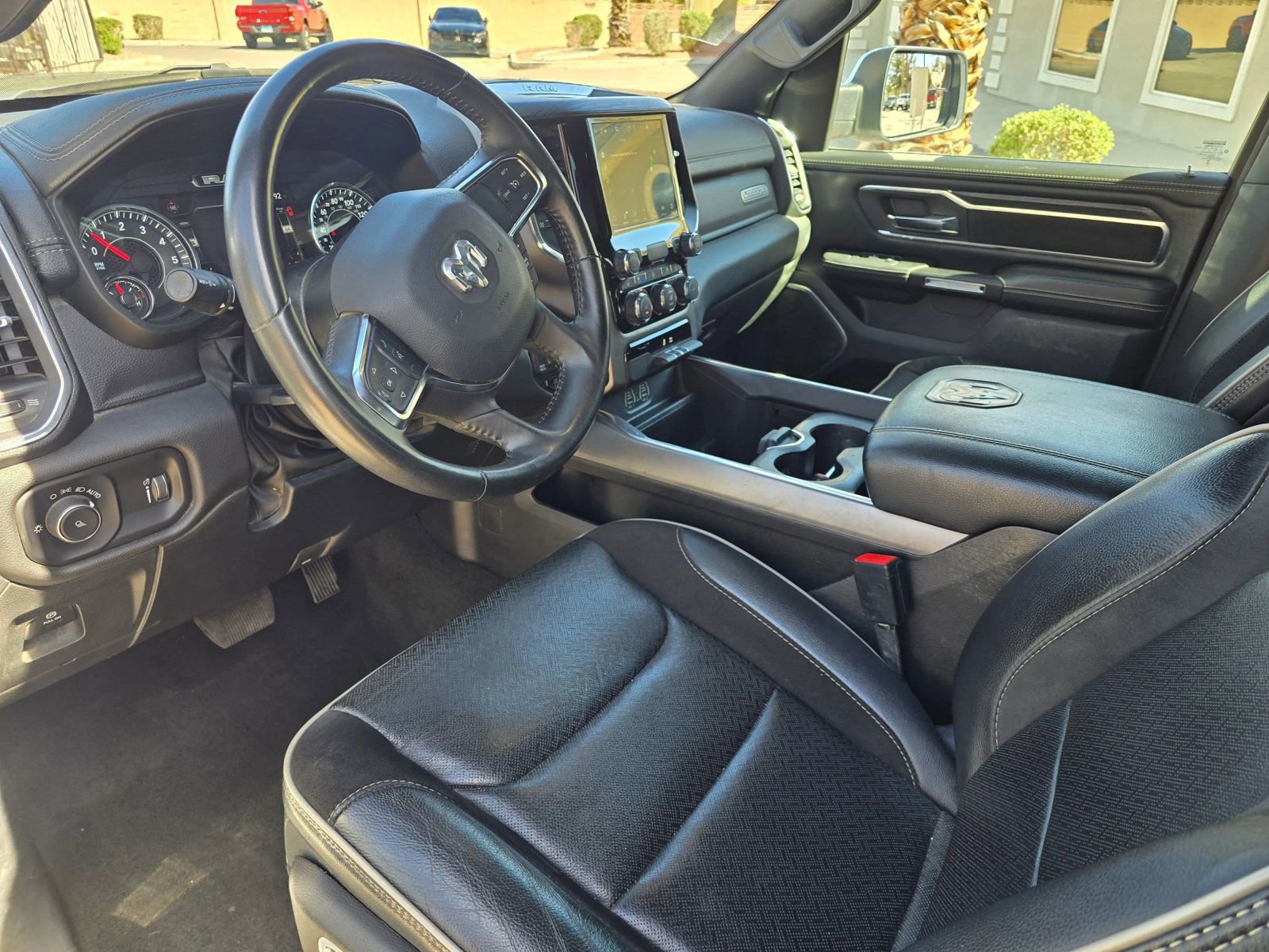 Used 2024 RAM 1500 Laramie AWD/4WD image 9