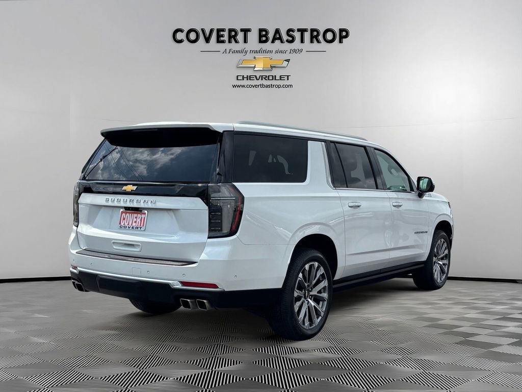 Used 2025 Chevrolet Suburban High Country AWD/4WD image 5