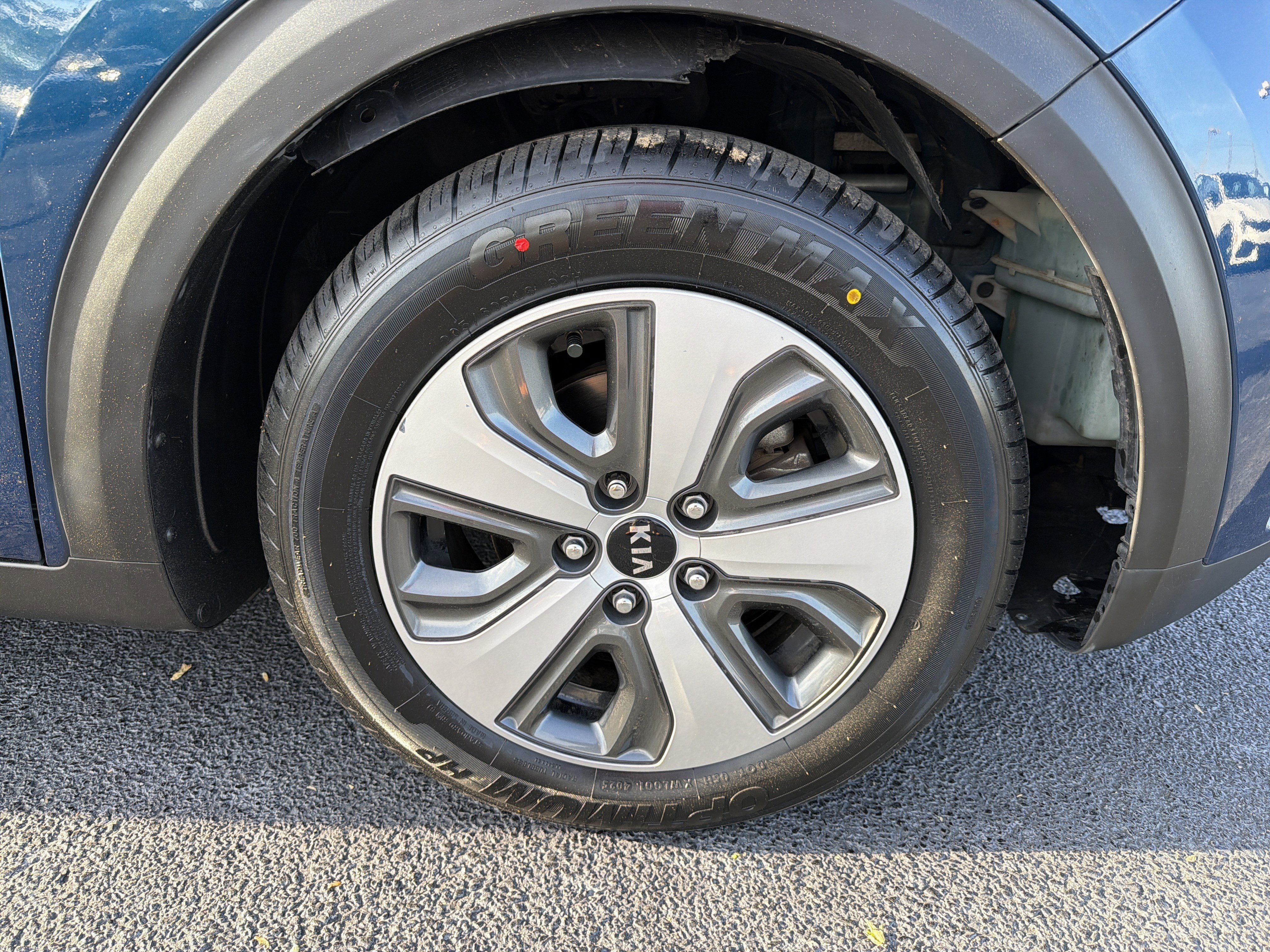 Used 2018 Kia Niro LX image 15