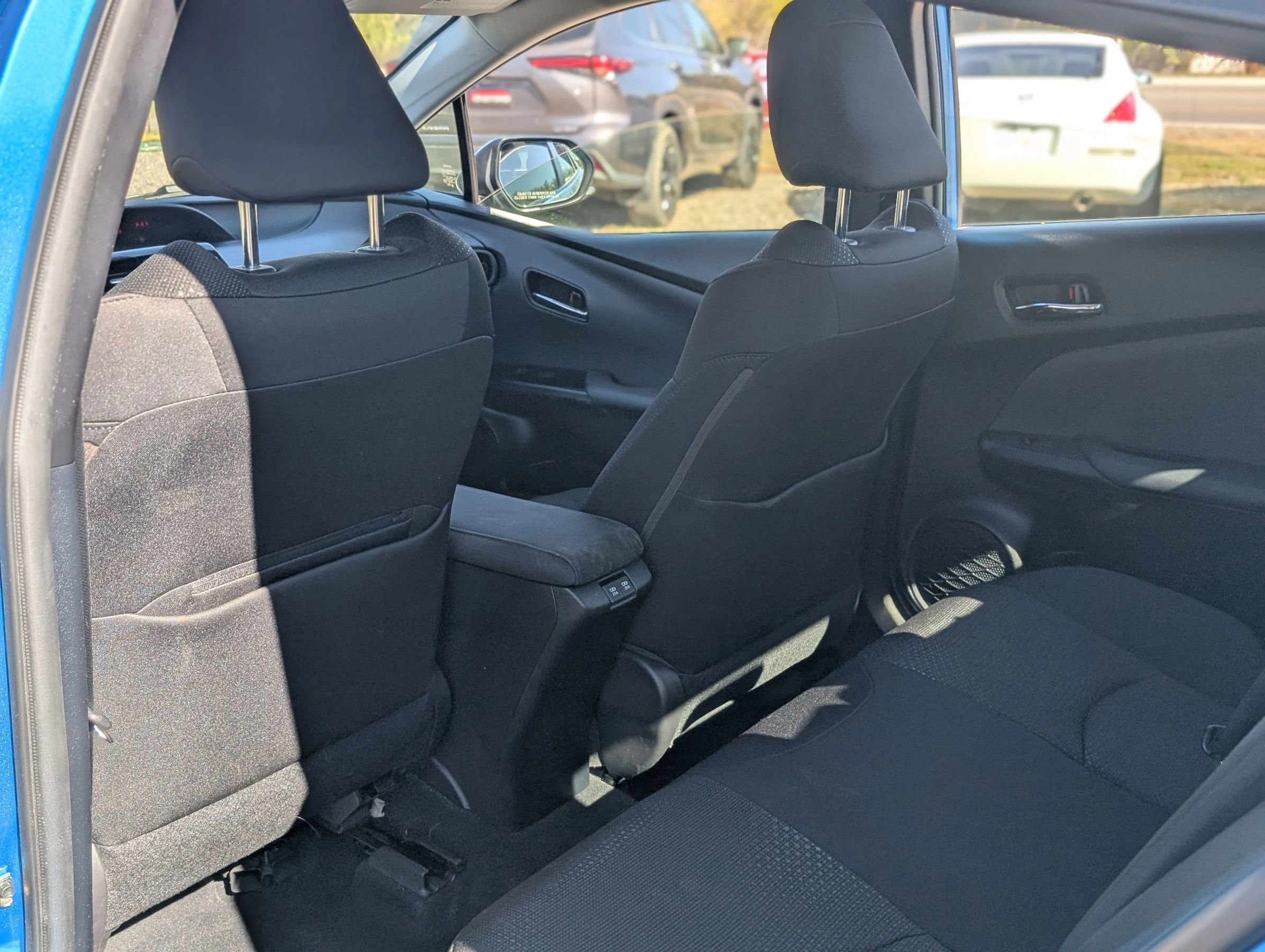 Used 2022 Toyota Prius LE image 18