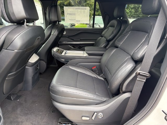 New 2027 Lincoln Navigator Reserve w/ Jet Appearance Package AWD/4WD image 15